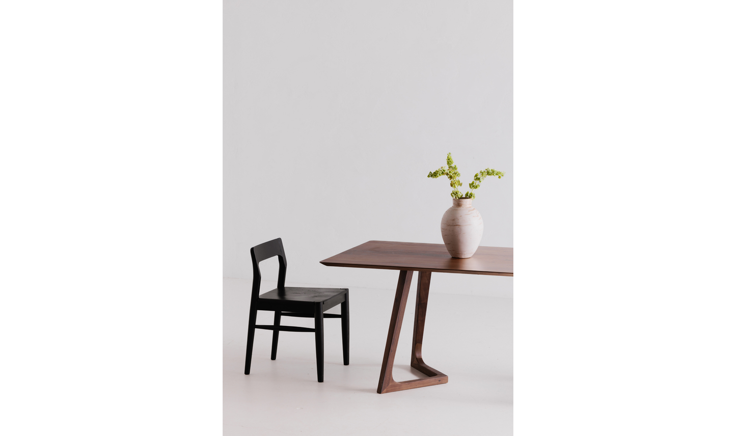 Moe Godenza Dining Table