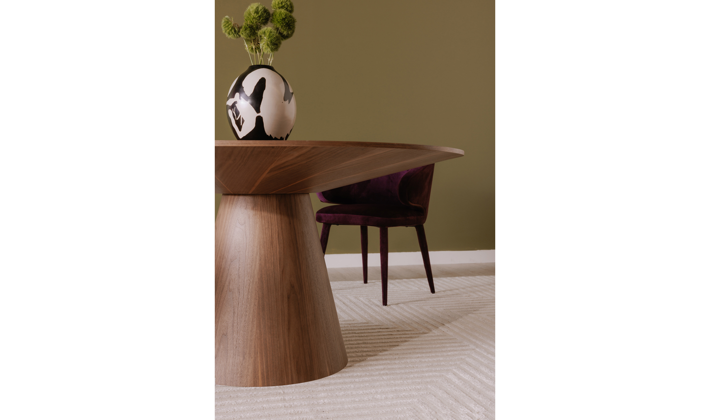 Moe Otago Dining Table 54In Round