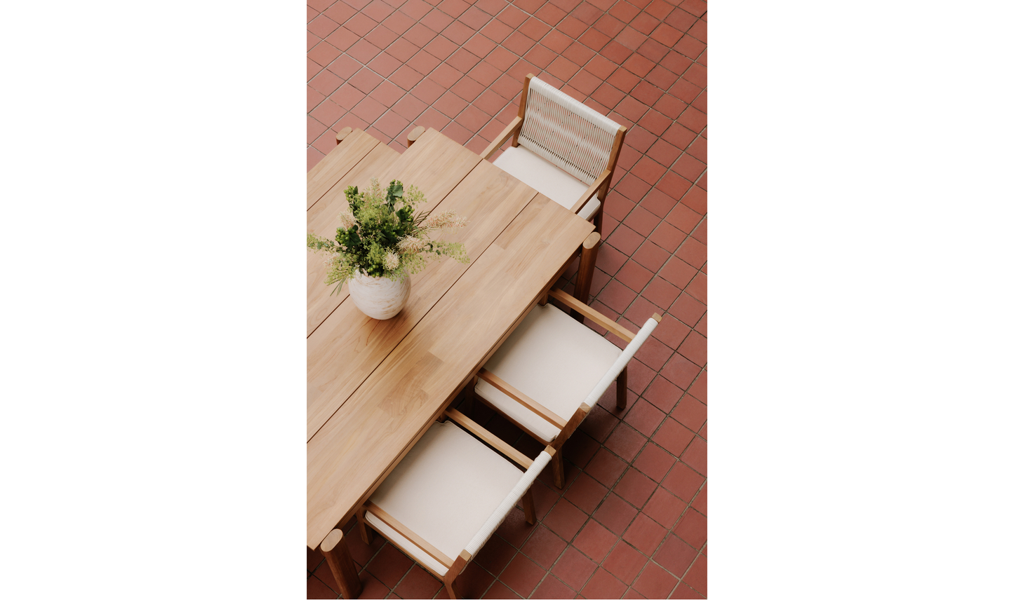 Moe Tempo Outdoor Dining Table CV-1020-24