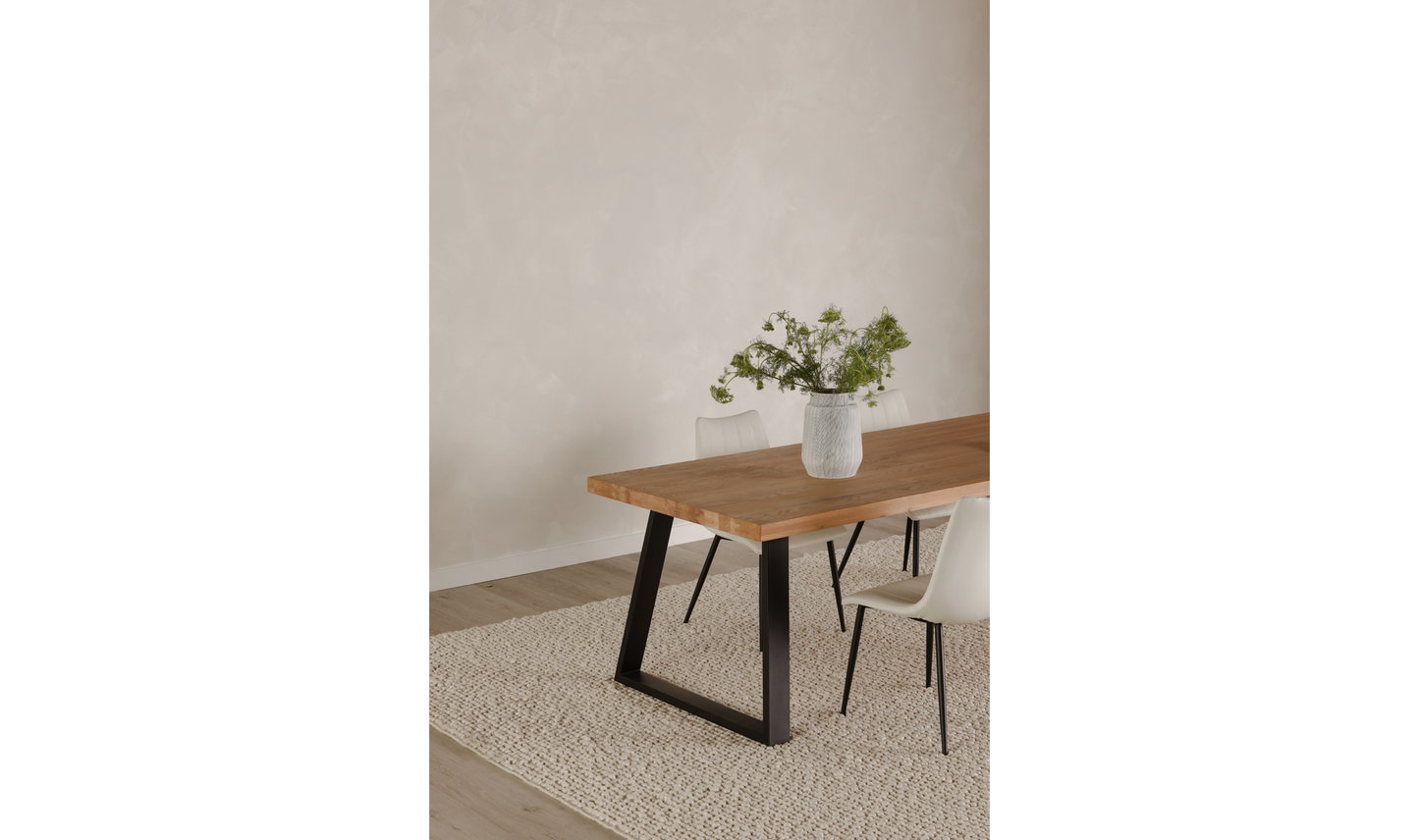 Moe Mila Dining Table