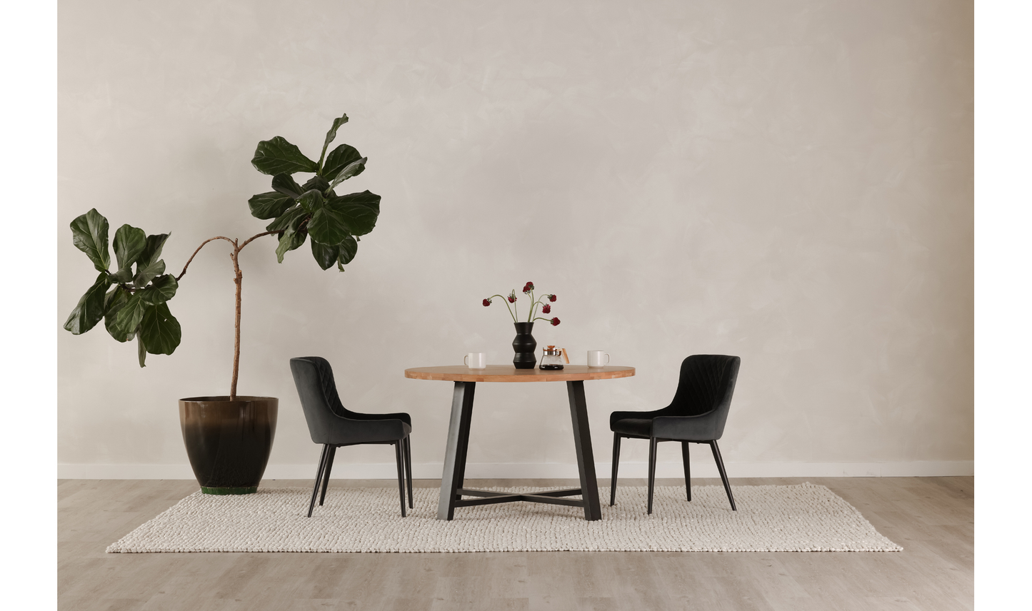 Moe Mila Dining Table